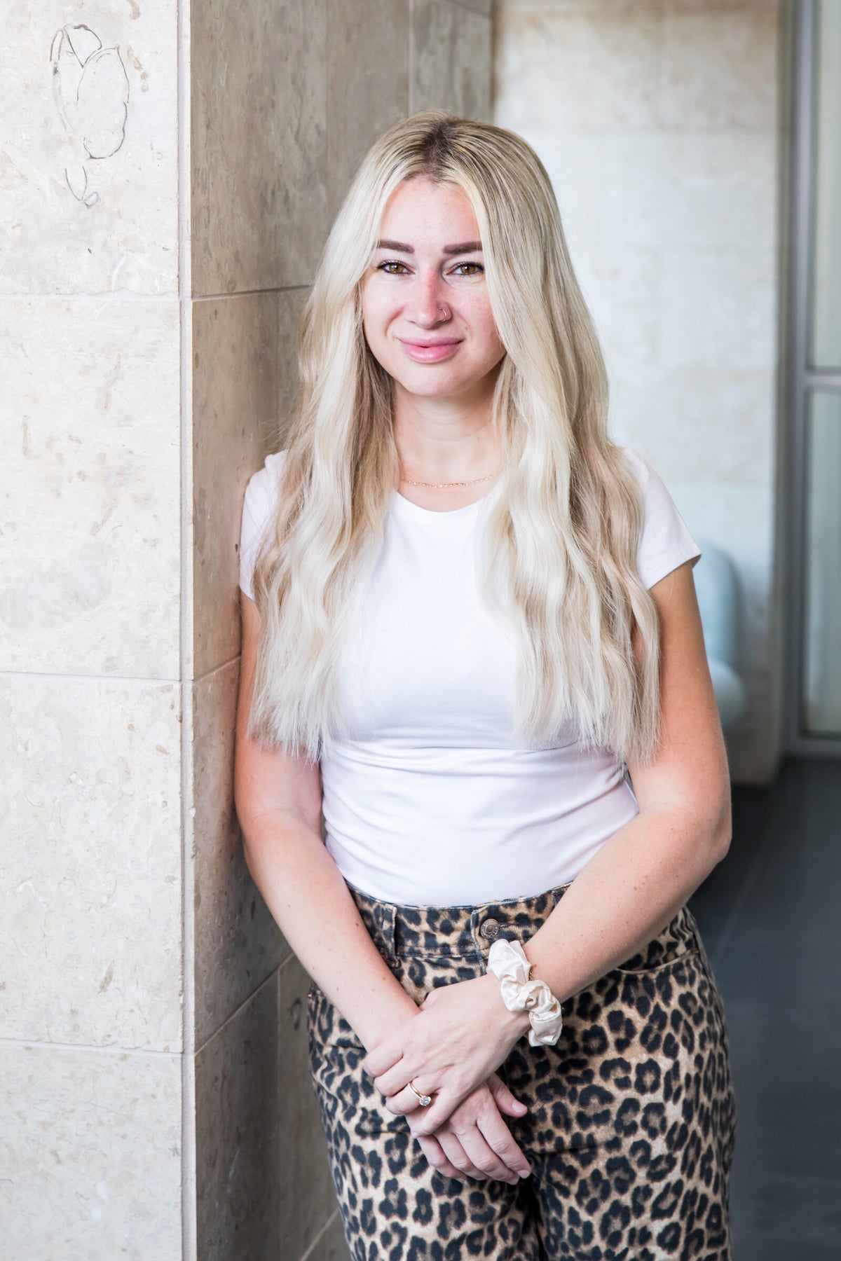 @that_blonde_stylist is wearing a blend of London, Manhattan and Berlin Euro Genius Wefts