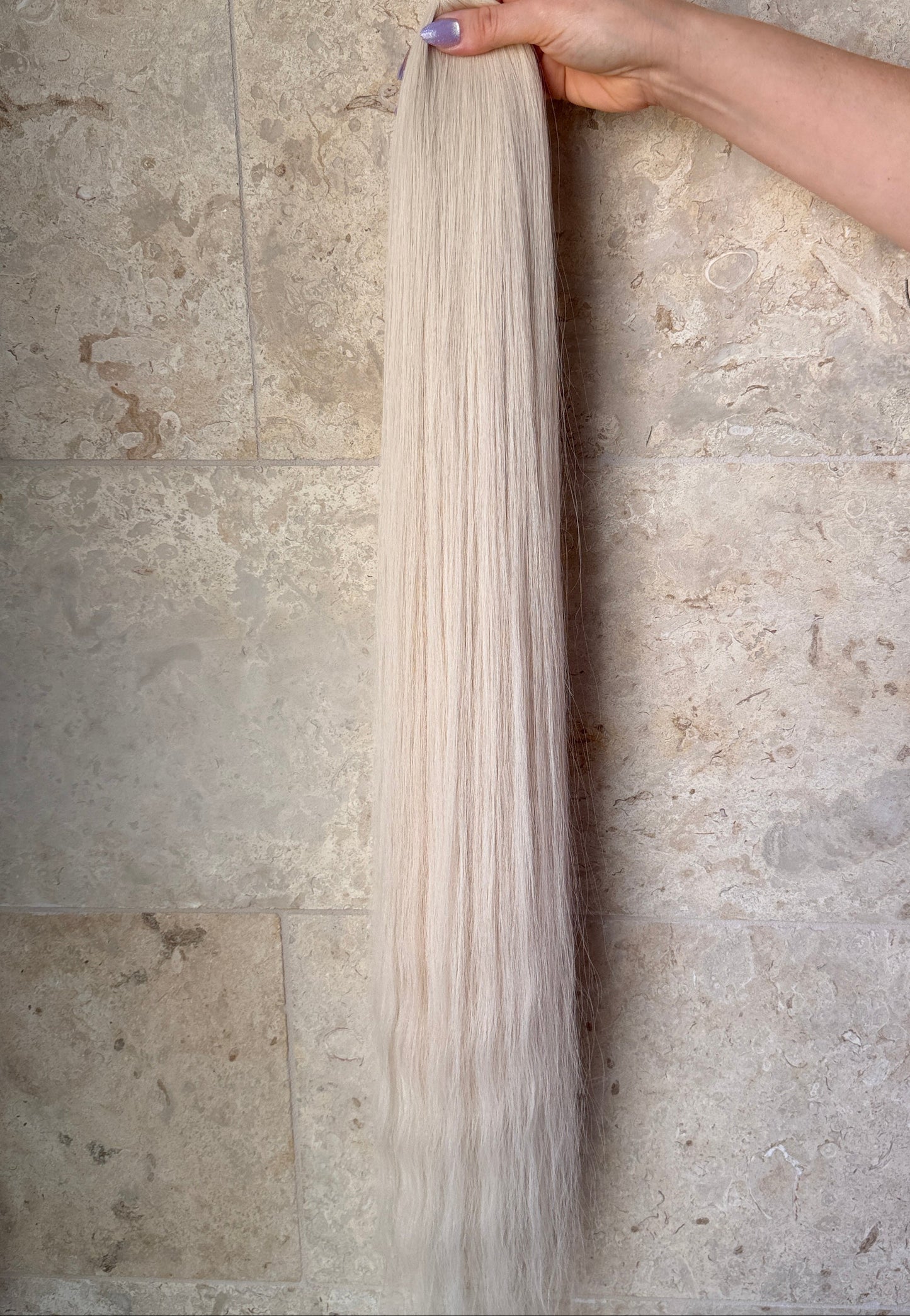 Single Donor Keratin Bonds | Platinum Blonde | 39" | 132g | First Class